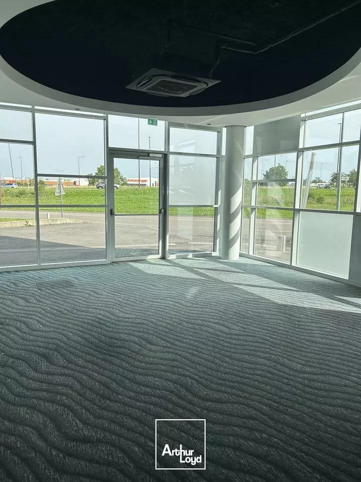 BUREAUX à LOUER de 571 m²