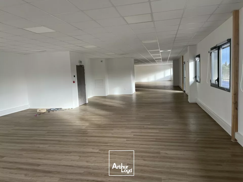 À louer - Surfaces d'activité à partir de 809 m² dans un parc neuf à Graveson - Emplacement stratégique entre Vaucluse et Bouches-du-Rhône