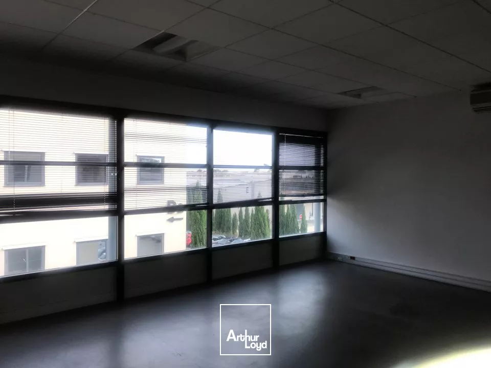 Avignon extra muros - Bureaux à louer 