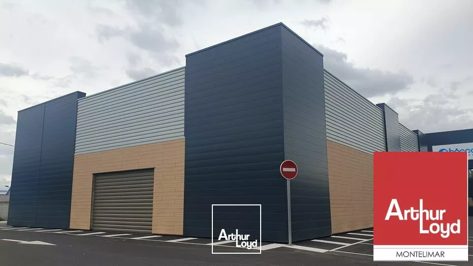 Pierrelatte - Exclusif - à louer LOCAL d'activité indépendant dans la zone industrielle des Malalonnes