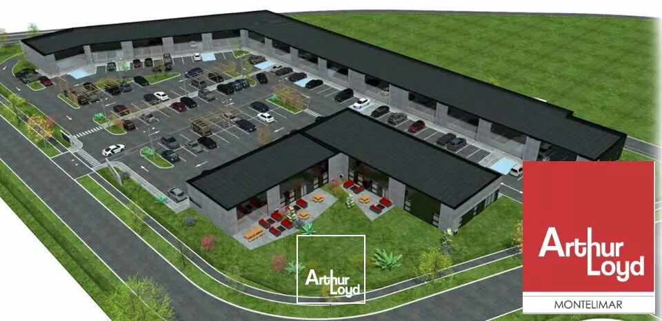 SAINT PAUL TROIS CHATEAUX - ZONE DROME SUD PROVENCE - A LOUER LOCAL COMMERCIAL DE 163 M2 AVEC PARKING