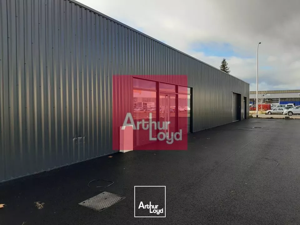 ISSOIRE ZONE COMMERCIALE A LOUER LOCAL COMMERCIAL 420 M² DIVISIBLES