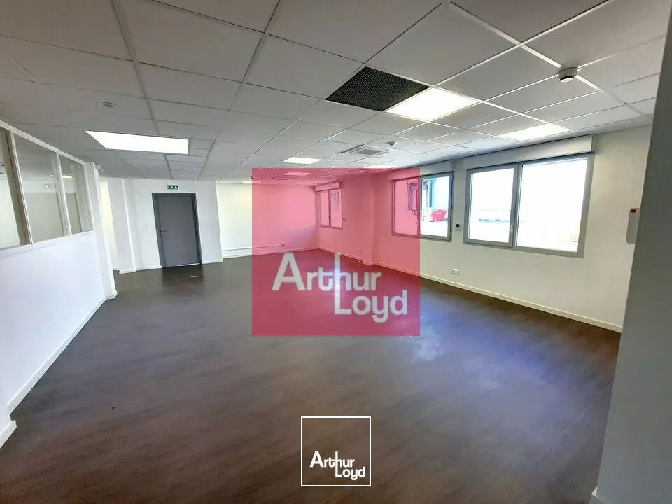 COURNON D'AUVERGNE BUREAUX NEUFS A LOUER 130m² + PARKING