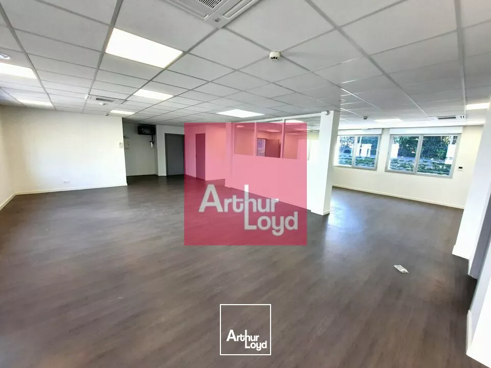 COURNON D'AUVERGNE BUREAUX NEUFS A LOUER 130m² + PARKING