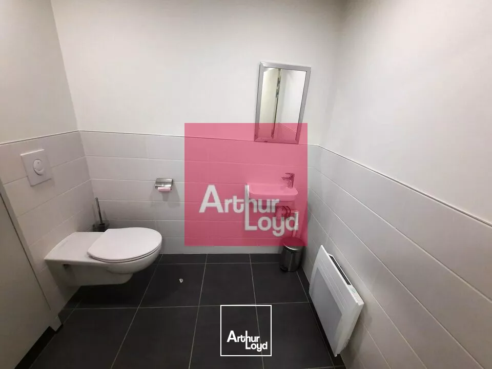 CLERMONT-FERRAND LA PARDIEU A LOUER BUREAUX 32M² -1ER ETAGE