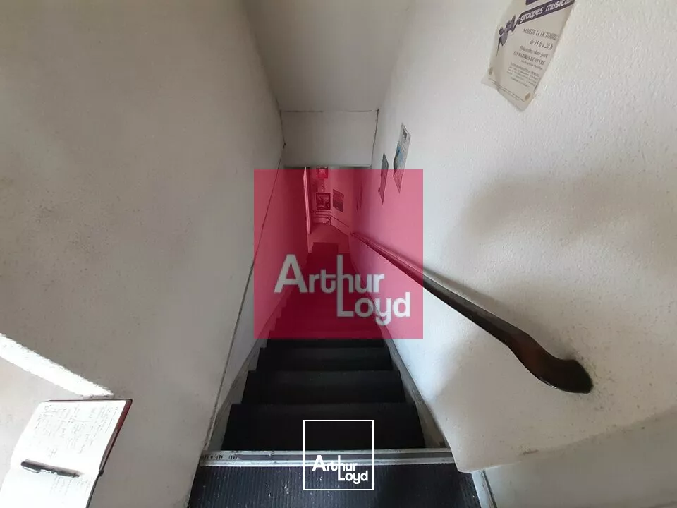 LOCAL COMMERCIAL A LOUER CLERMONT-FERRAND 240 M² +70 M² Réserves.