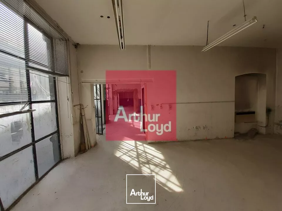 LOCAL COMMERCIAL A LOUER CLERMONT-FERRAND 240 M² +70 M² Réserves.