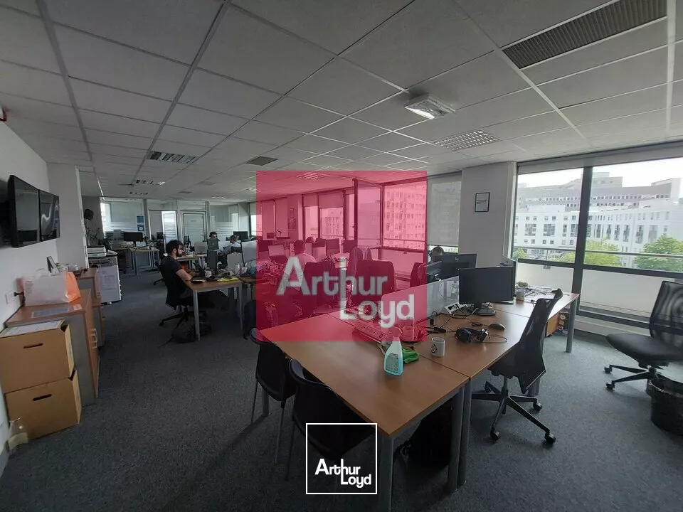 CLERMONT-FERRAND BUREAUX A LOUER 1754 m² DIVISION POSSIBLE A PARTIR DE 230 m²