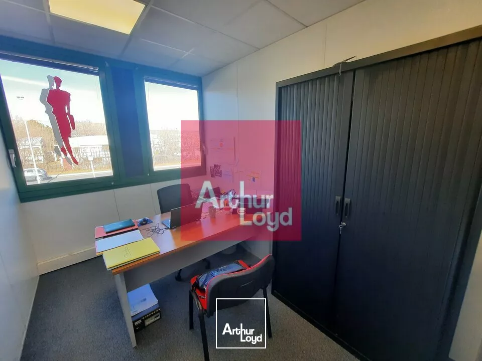 CLERMONT-FERRAND LA PARDIEU A LOUER BUREAUX 83M² 