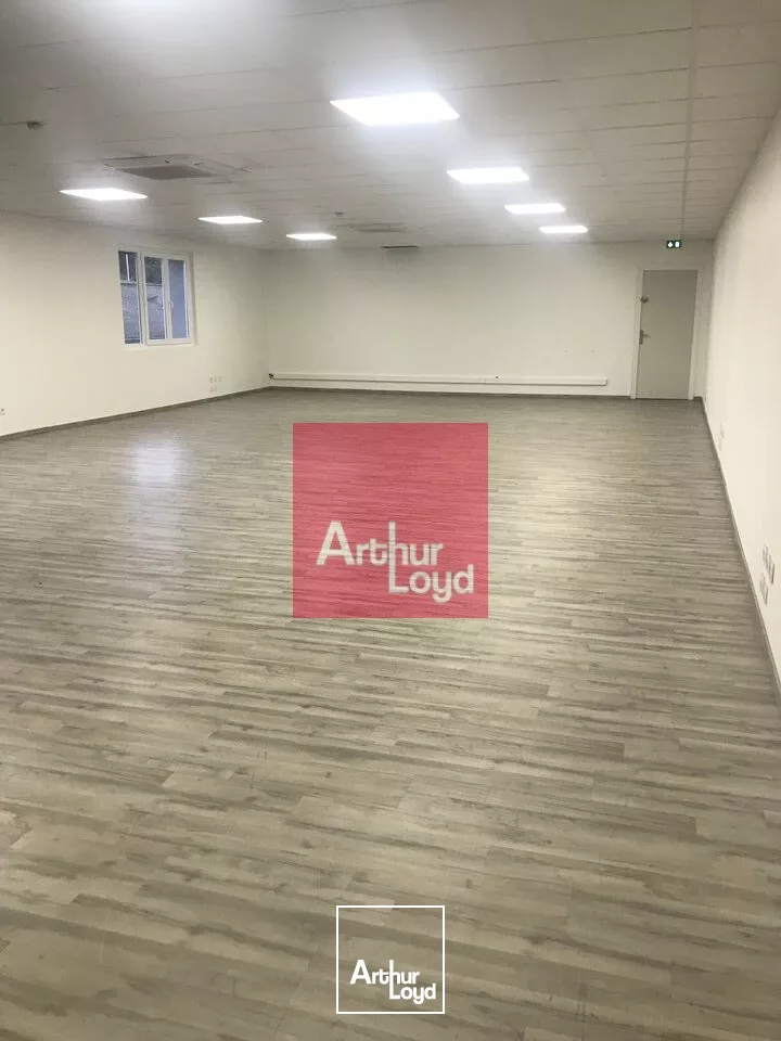 COURNON D'AUVERGNE BUREAUX A LOUER 120M²