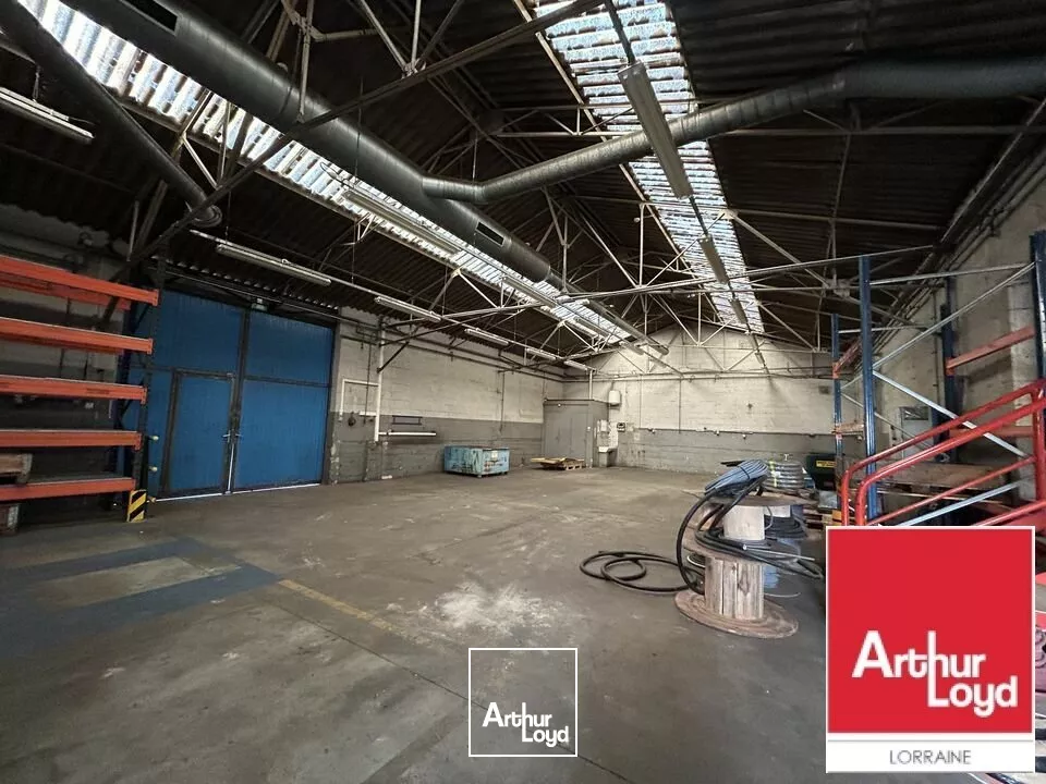 ENTREPOT - ATELIER à VENDRE de 8974 m²