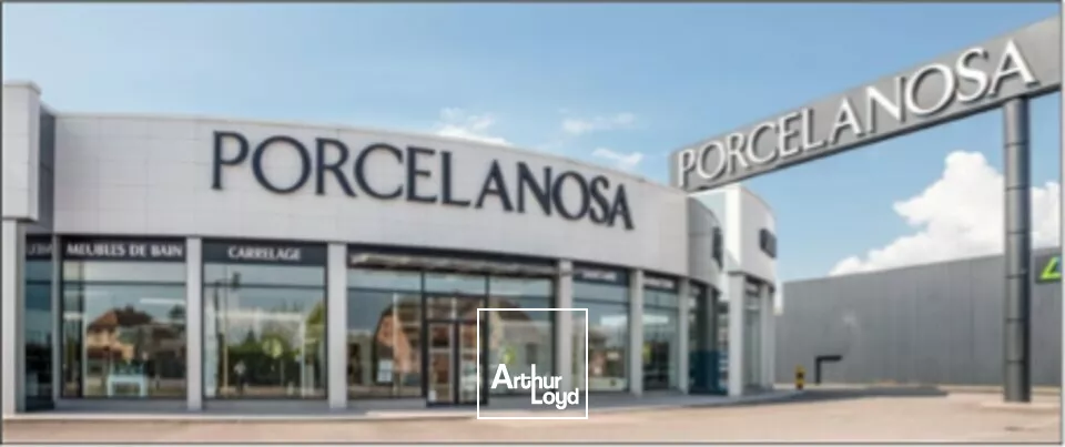 LOCAL COMMERCIAL à LOUER de 648 m²