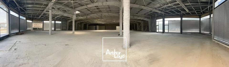 LOCAL COMMERCIAL à LOUER de 648 m²