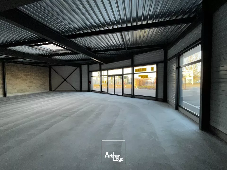 LOCAL COMMERCIAL à LOUER de 600 m²