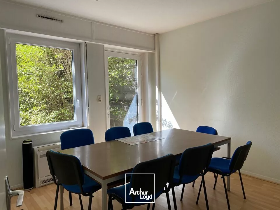 Chalon sur Saône, axe entrant sortant- Bureaux, parking