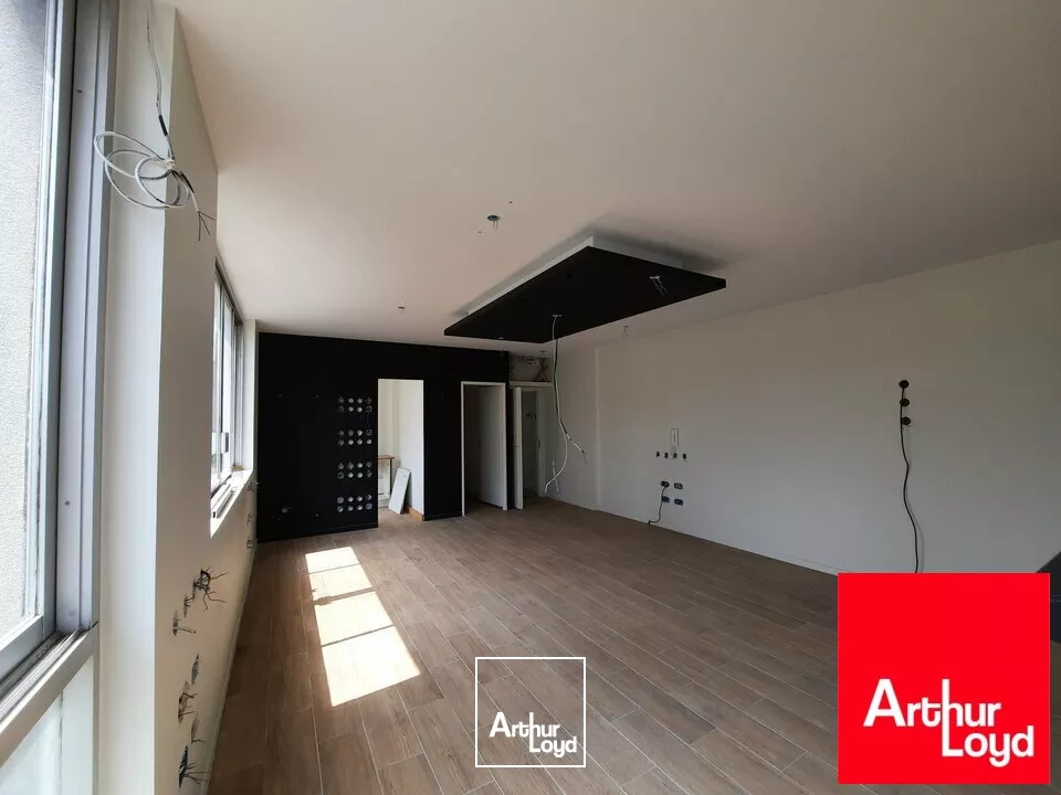 Petite surface de bureaux lumineux en centre-ville