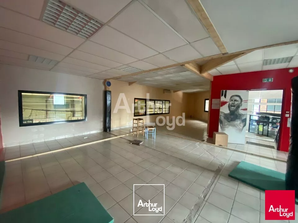 REDON - A LOUER - LOCAL D'ACTIVITE - 1270M²