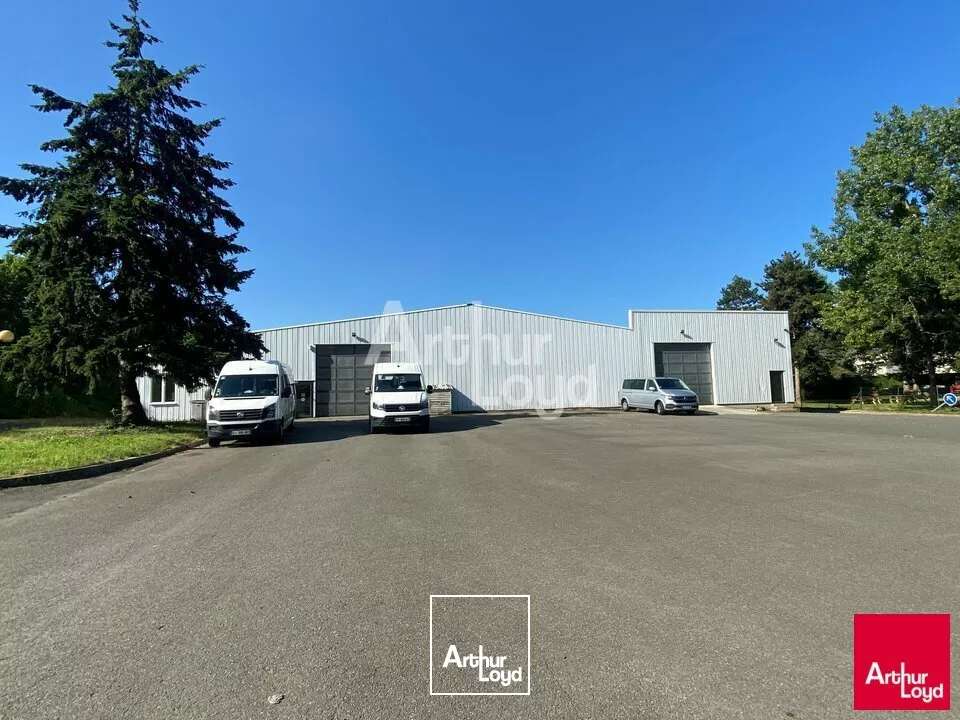 NOYAL-SUR-VILAINE - LOCAL D ACTIVITE- 885 M²