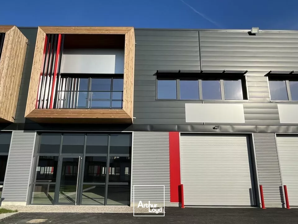 LE HAVRE - A LOUER - LOCAUX D'ACTIVITÉ NEUFS - 370 m2 + 4 Parkings