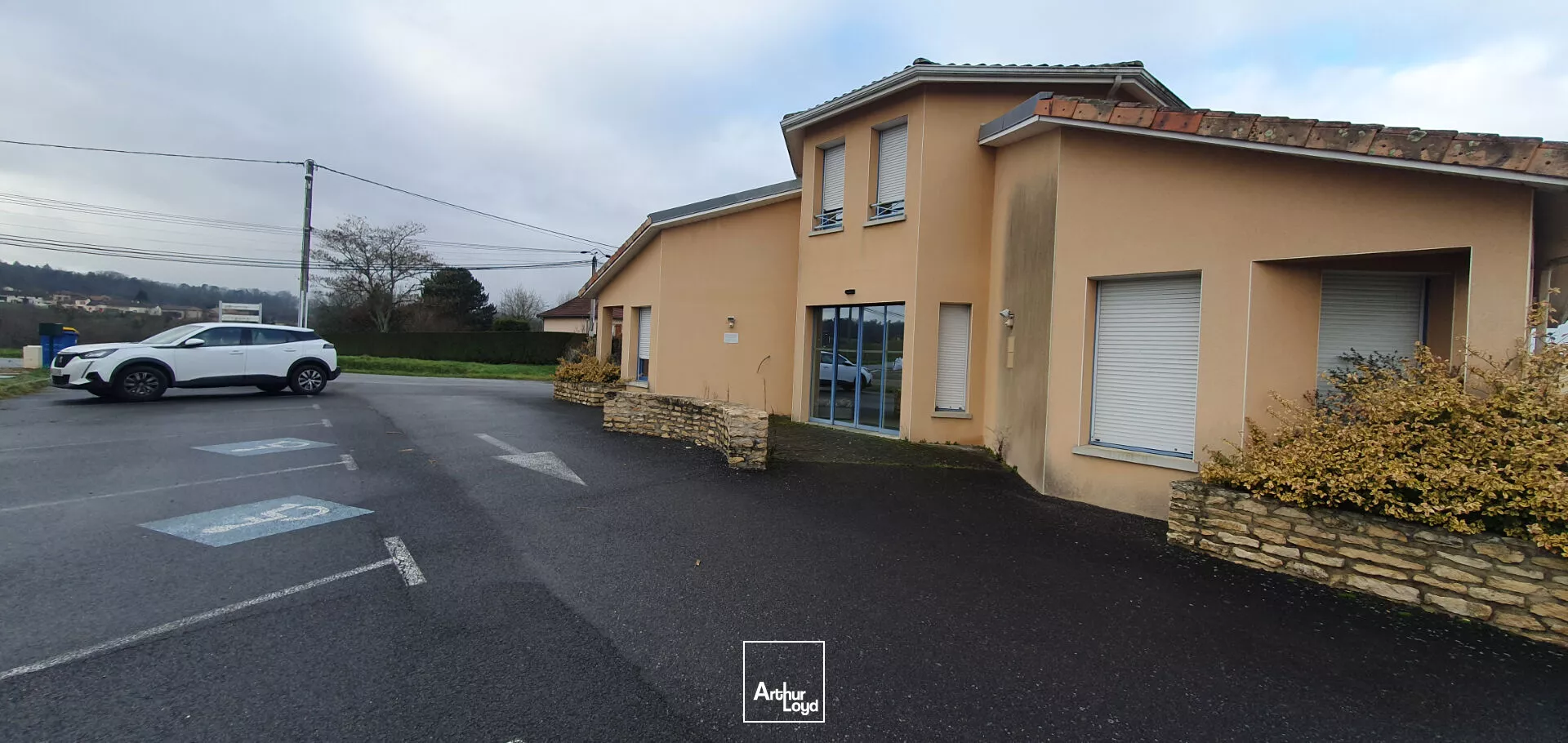 A vendre, bâtiment sur Verneuil Sur Vienne
