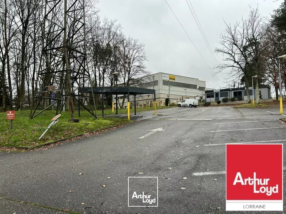 ENTREPOT - ATELIER à VENDRE de 8974 m²