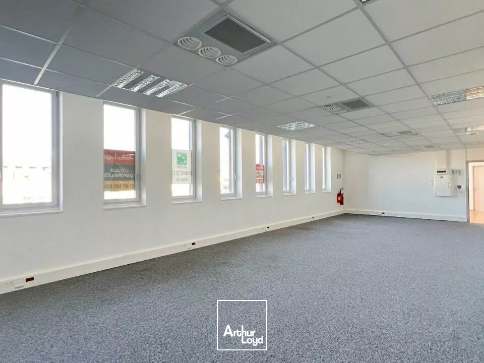 BUREAUX A LA LOCATION AU PARC VALMY