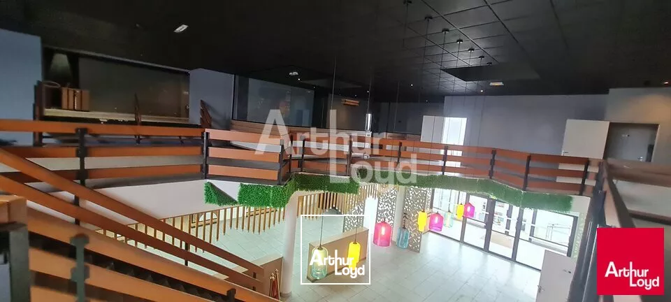 ANGERS OUEST LOCAL COMMERCIAL DE 1 300 M² A LOUER 