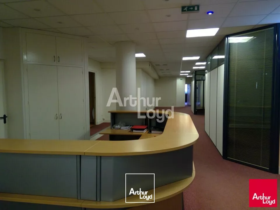 VENDOME - VENTE BUREAUX DE 602,69 M² - DIVISIBLE