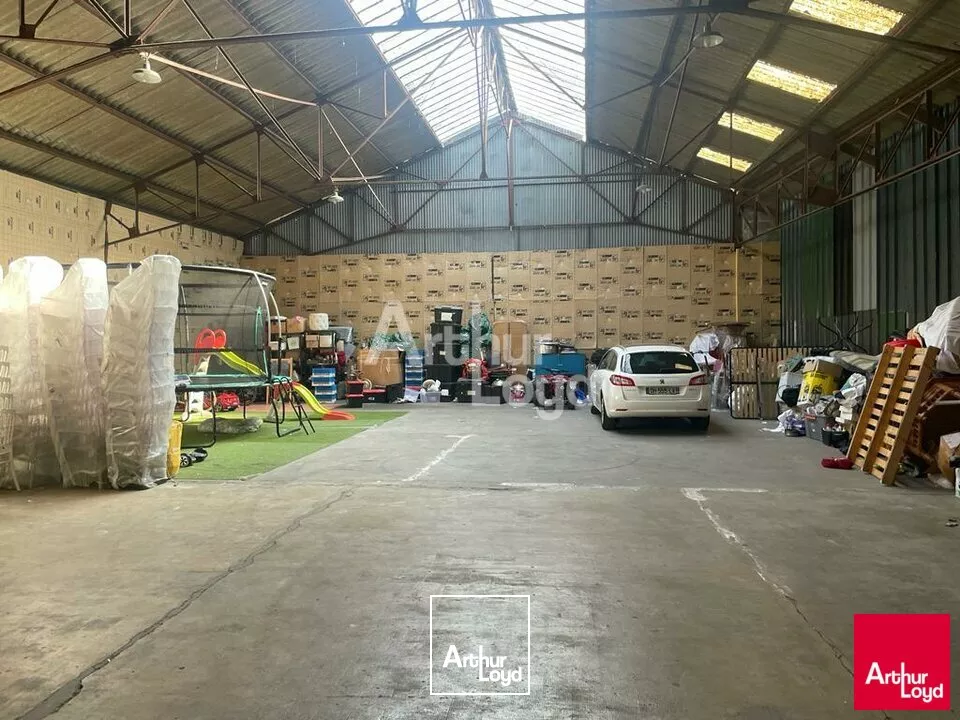 9 KM DE BLOIS - LOCATION LOCAL D'ACTIVITE DE 500 M² 