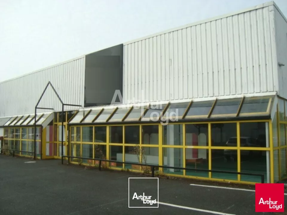 CHATEAUROUX-LE POINCONNET ZONE COMMERCIALE - LOCAL COMMERCIAL A LOUER 770 M2