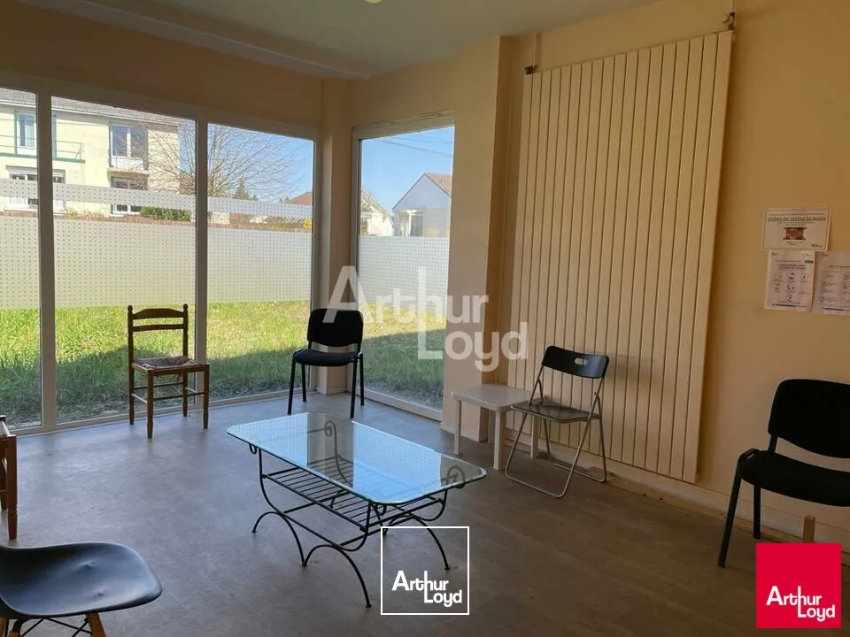 VENDOME - A VENDRE - BUREAUX DE 330 M² - GARE TGV A 5 KM