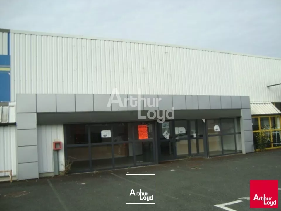 A LOUER - CHATEAUROUX - LE POINCONNET - LOCAL COMMERCIAL 280m²