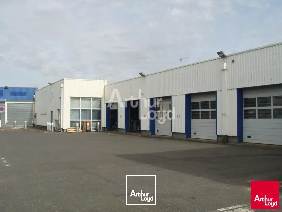 LE POINCONNET - LOCATION LOCAL COMMERCIAL de 1300m² - BELLE VISIBILITÉ