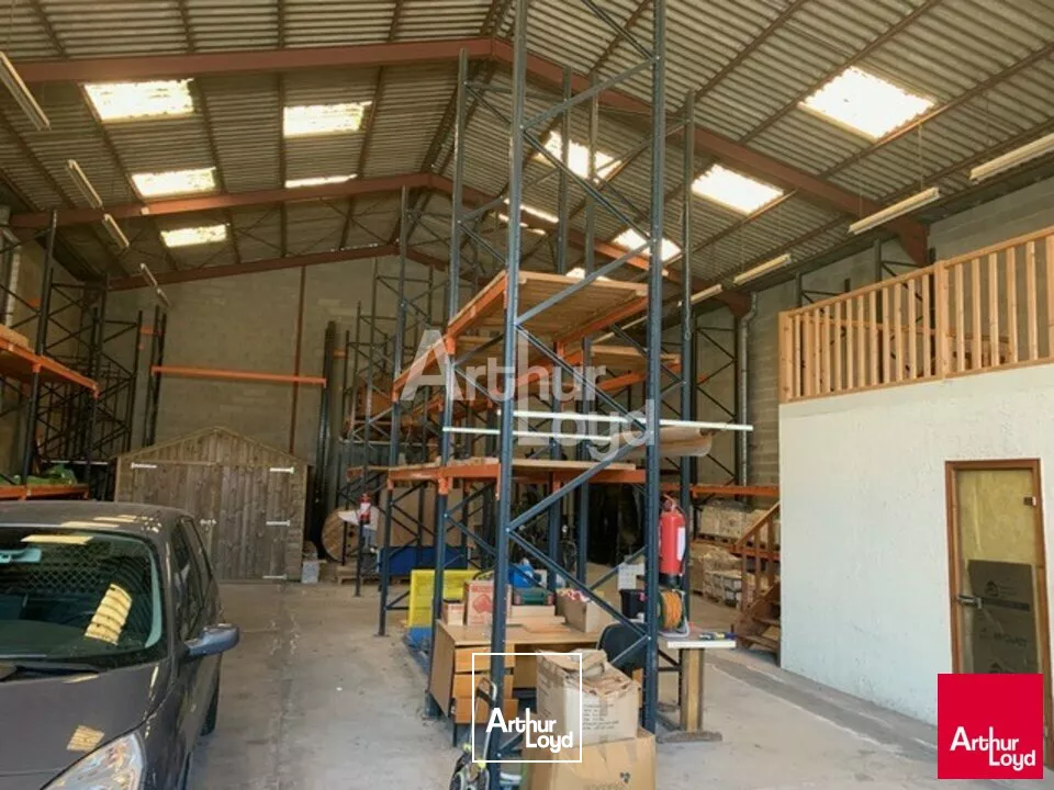 PROCHE LAMOTTE-BEUVRON - LOCATION LOCAL D'ACTIVITE DE 400 M² - ACCES A85 A 15 MN