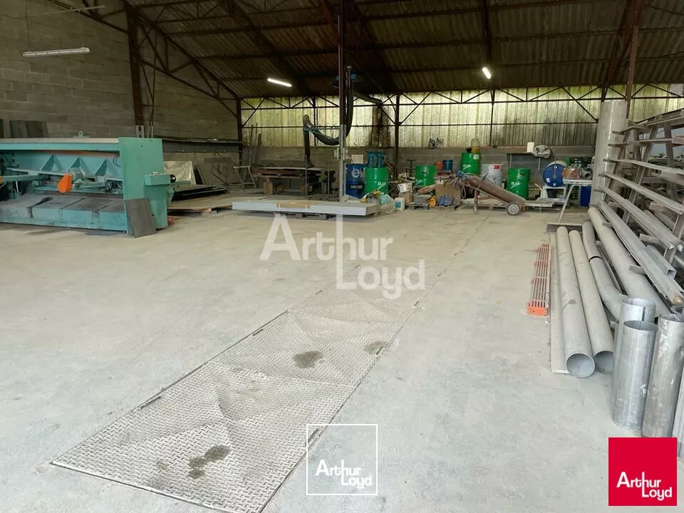 NOYERS SUR CHER - LOCATION HANGARS DE 640 ET 945 M²