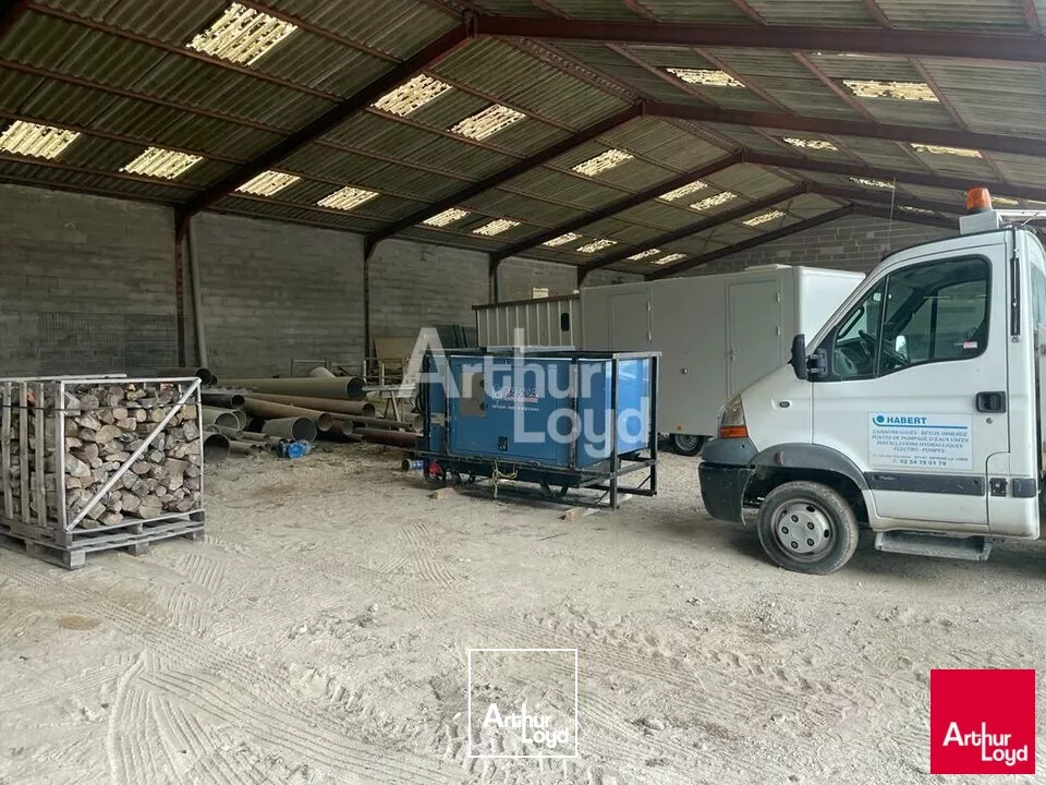 NOYERS SUR CHER - LOCATION HANGARS DE 640 ET 945 M²