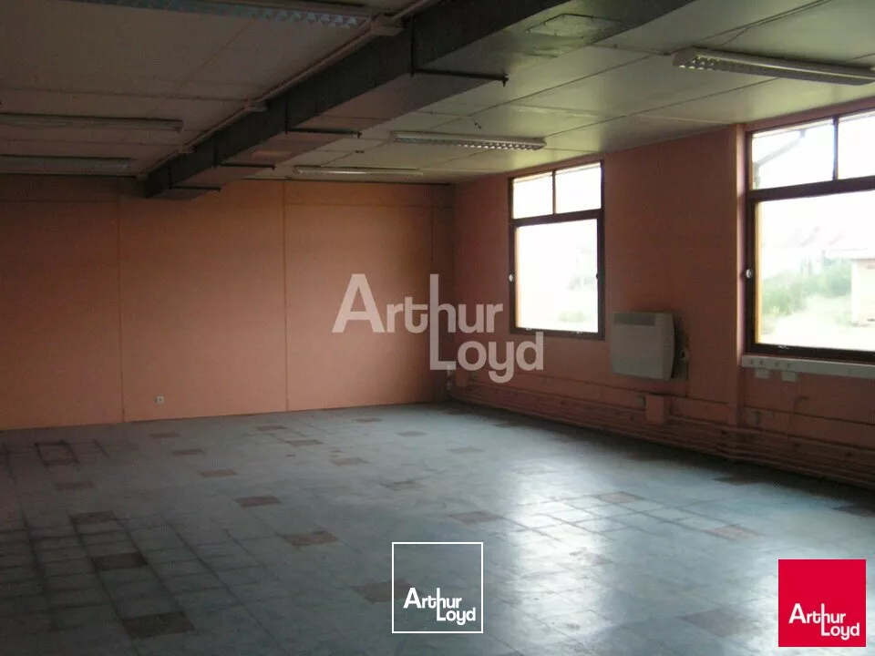 ROMORANTIN PROCHE A85 - LOCAL A LOUER 300 M2 - ACTIVITE, PARKING