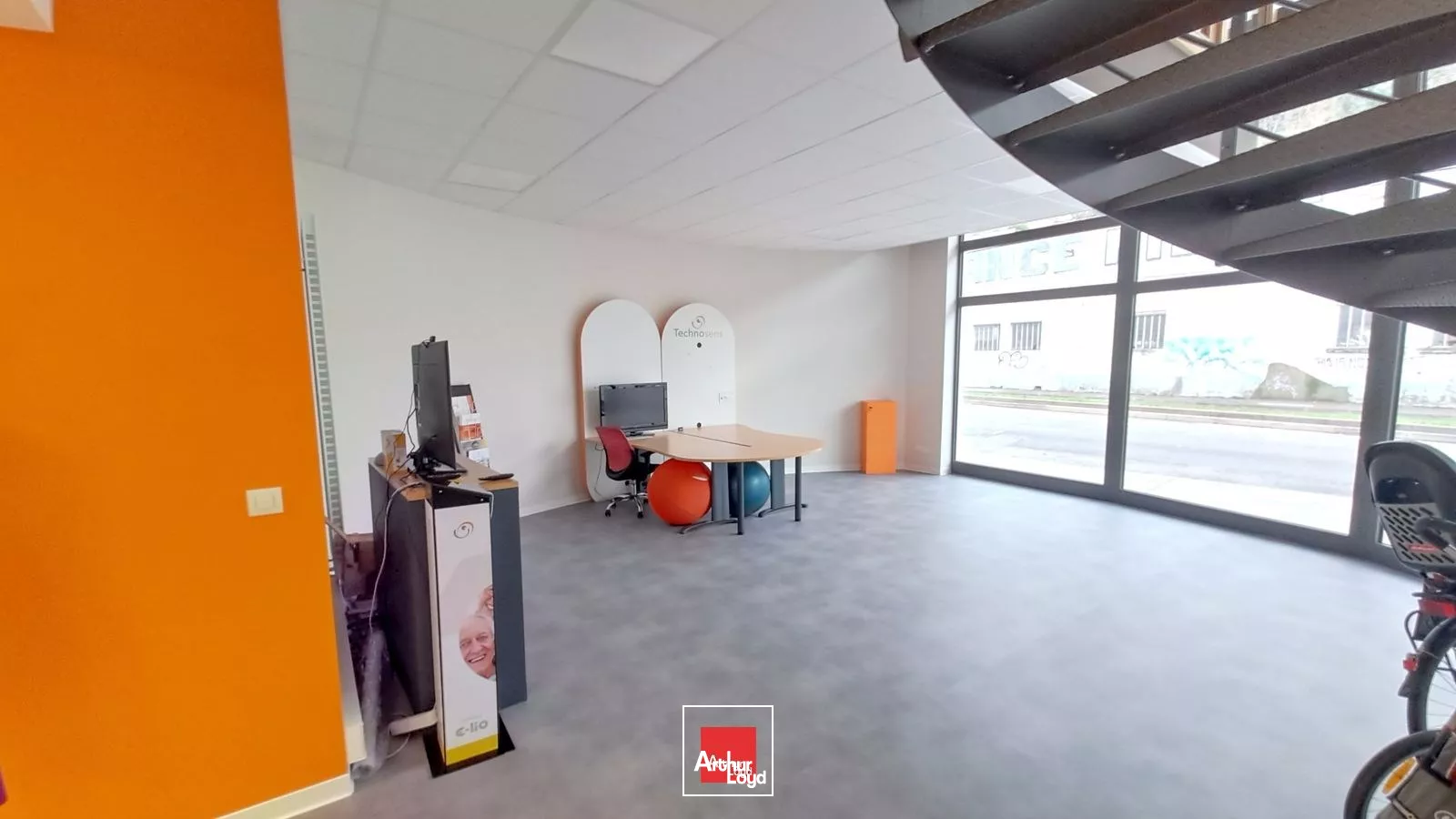 A LOUER BUREAUX ATYPIQUES SECTEUR ESPLANADE GRENOBLE