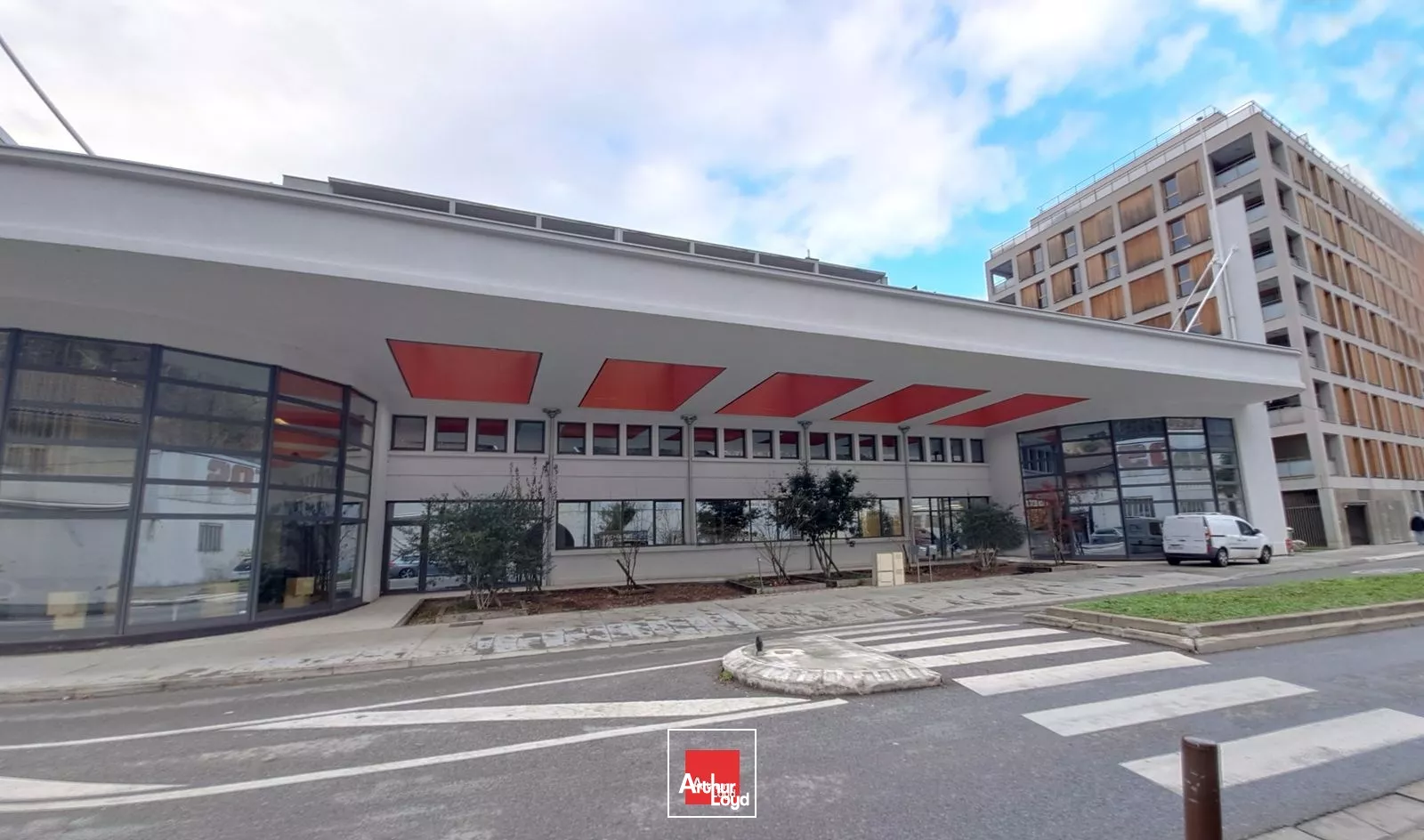 A LOUER BUREAUX ATYPIQUES SECTEUR ESPLANADE GRENOBLE