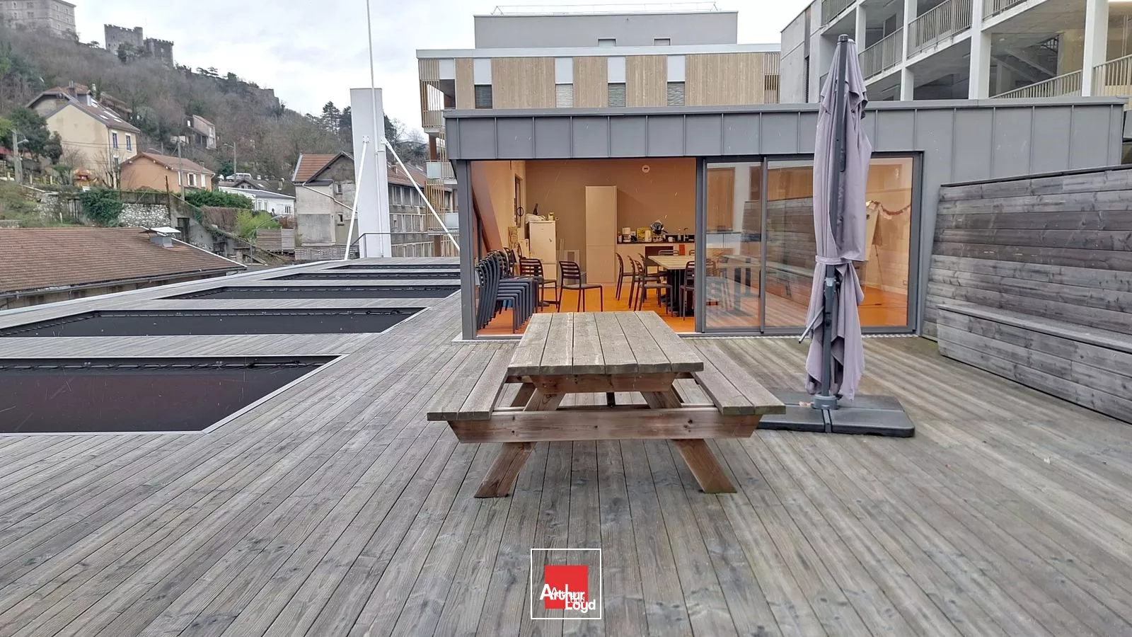 A LOUER BUREAUX ATYPIQUES SECTEUR ESPLANADE GRENOBLE
