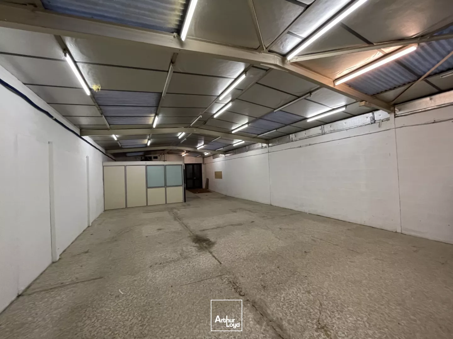 A VENDRE - IMMEUBLE MIXTE - INVESTISSEMENT 