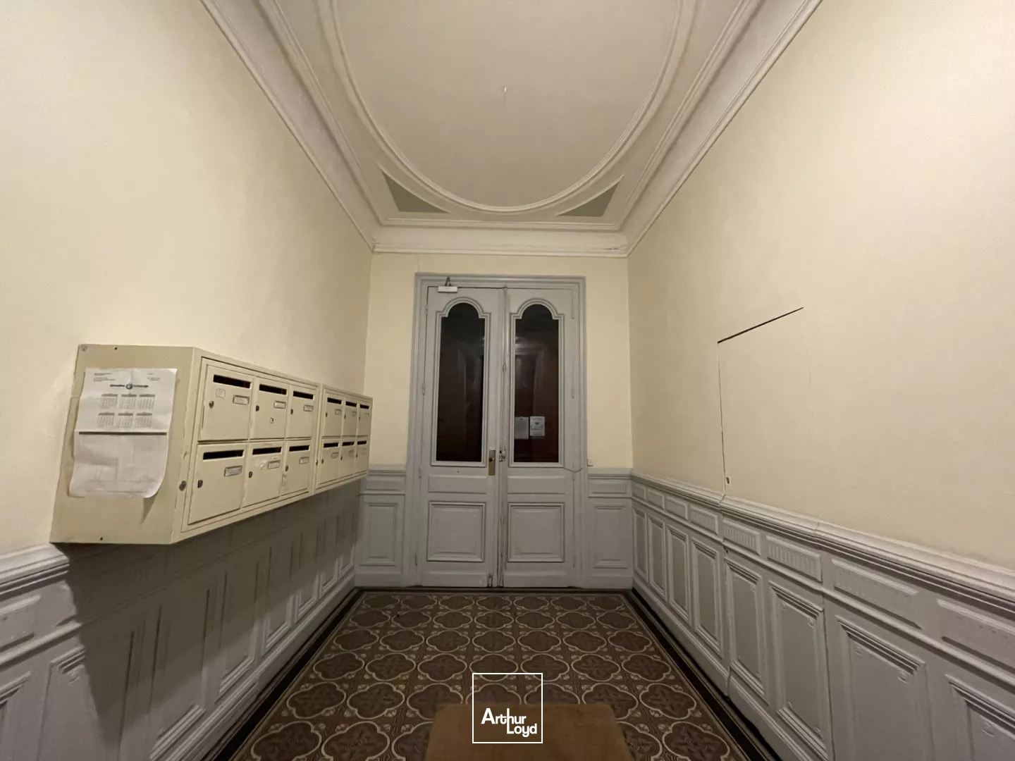 Bureaux à vendre de 222 m² en plein centre de Bordeaux. Tramway A au pied de l'immeuble