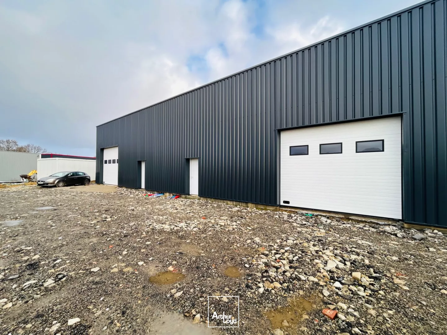 A LOUER CELLULE D'ACTIVITE ST NAZAIRE BRAIS 250M2