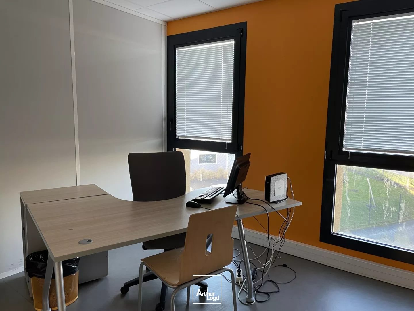 BUREAUX - 331 M2 - A VENDRE - ST NAZAIRE 