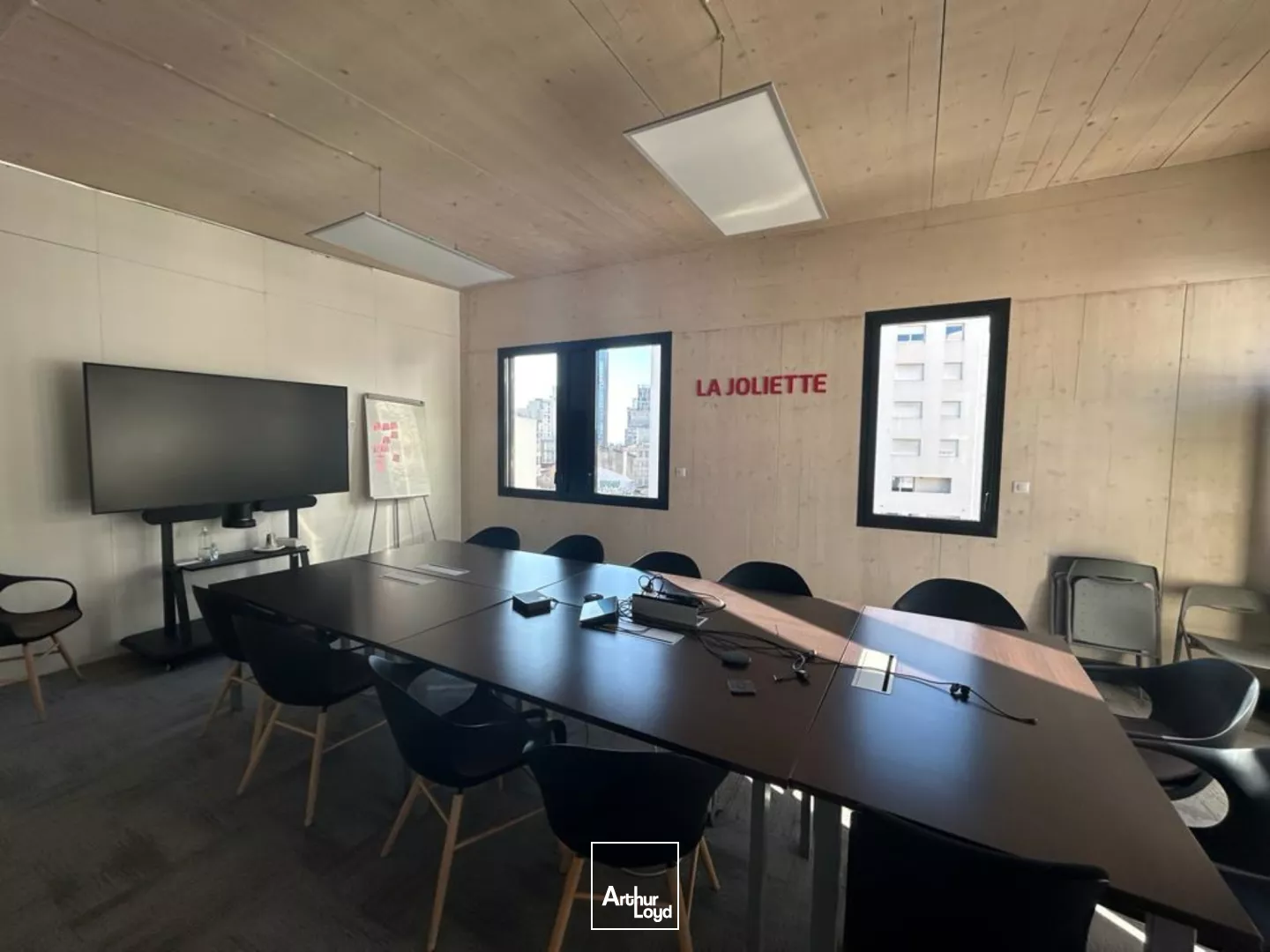 Bureaux PMR dans immeuble récent à louer - Terrasse en rooftop - 13003 Marseille