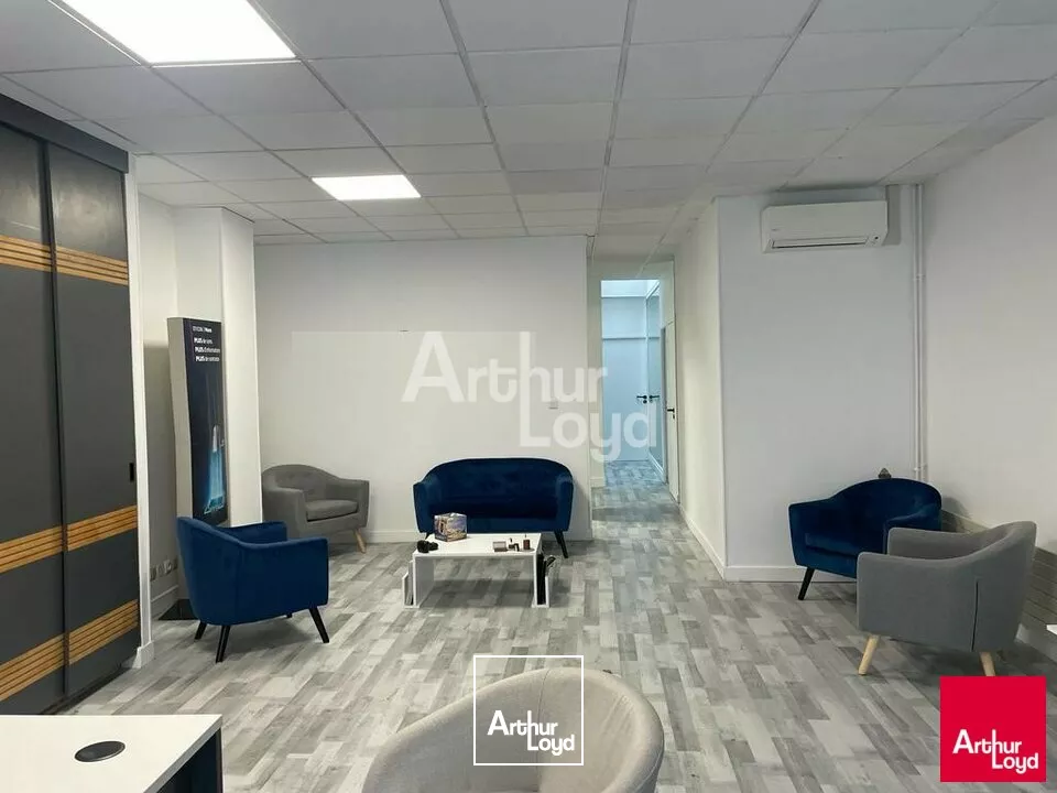 VENDOME - LOCATION LOCAL COMMERCIAL DE 121 M² - CENTRE VILLE