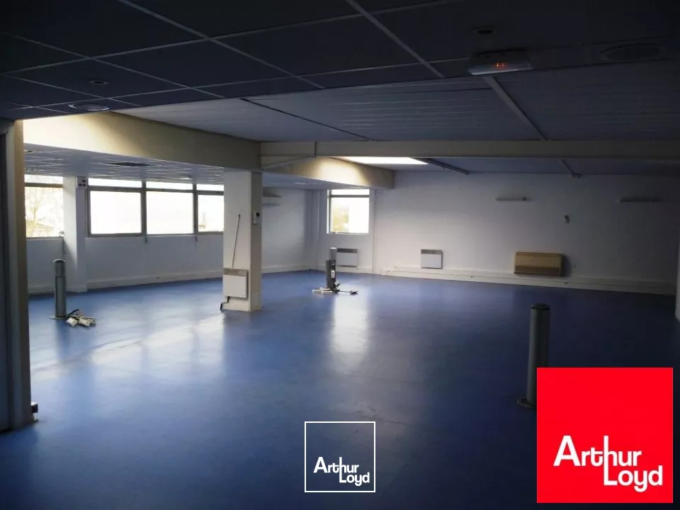 Immeuble à usage de bureaux en pleine propriété