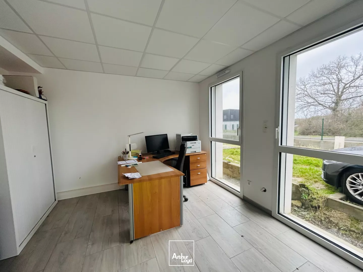 A LOUER STOCKAGE ET BUREAUX ST NAZAIRE BRAIS 