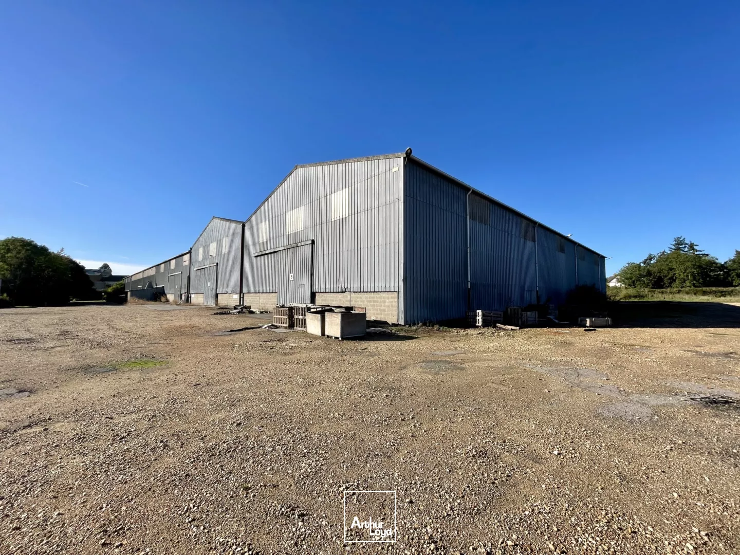 Locaux d'activité à vendre à VERNEUIL SUR AVRE 27130