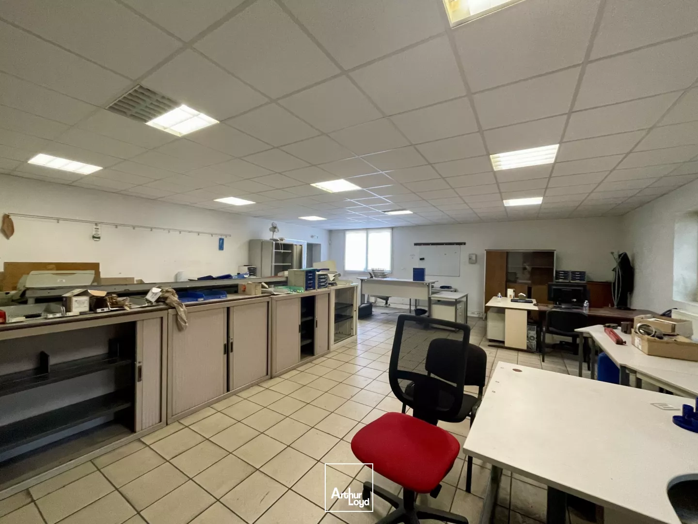 Locaux d'activité à vendre à VERNEUIL SUR AVRE 27130